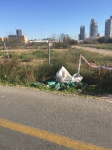 2016-12-27 Vertidos en curva acceso Joven Futura 2