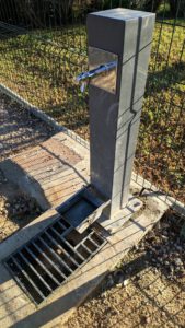 2019-10-25 ZECA Joven Futura - Depósito agua del bebedero reparado.