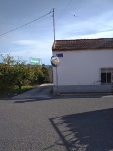 2021-02-11 Arreglo espejo en Senda de Granada gracias al aviso de un tuitero Joven Futura