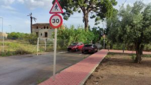 2021-06-17 Señalización refuerzo en Carril Torre Falcón junto a Joven Futura