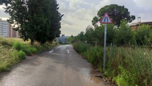 2021-06-17 Señalización refuerzo en Carril Torre Falcón junto a Joven Futura