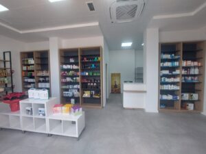 2022-12-16 Interior Parafarmacia Joven Futura 01