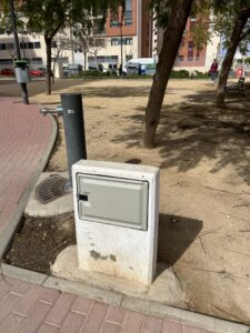 Tapa registro agua potable fuente bebedero reparada en Joven Futura